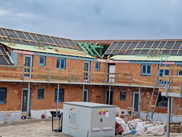 KVĚTEN 2026 / DVŮR MĚLNICKÁ